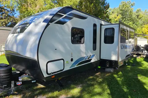 Paul's Forest River Vibe 25RK Travel Trailer (29ft)