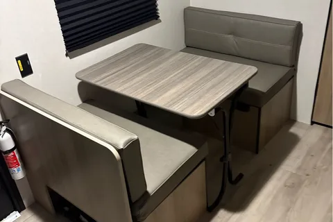 William's Coleman 17r Travel Trailer