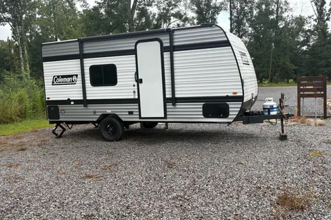 William's Coleman 17r Travel Trailer