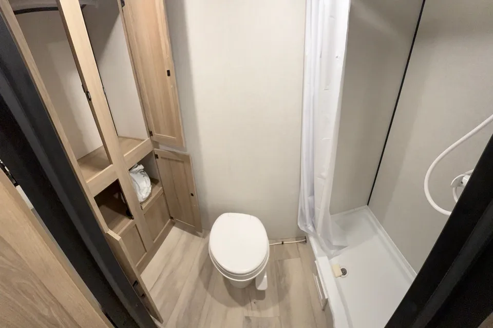 William's Coleman 17r Travel Trailer