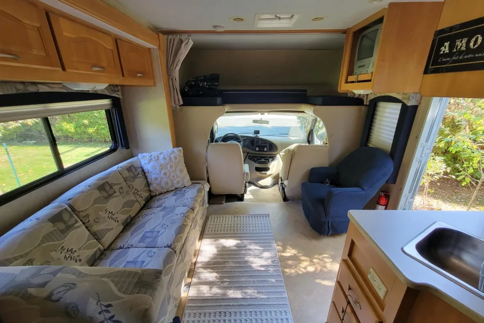 Forest River Sunseeker 3100 Class C