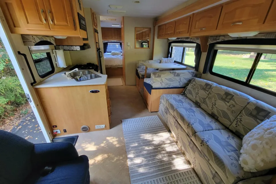 Forest River Sunseeker 3100 Class C