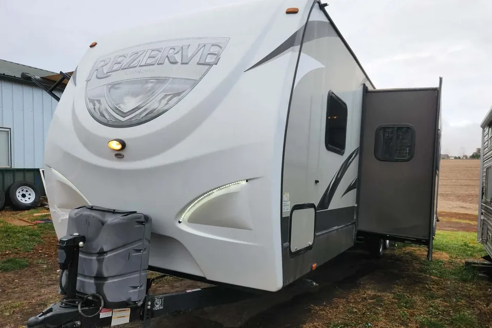 Crossroads Rezerve Travel Trailer