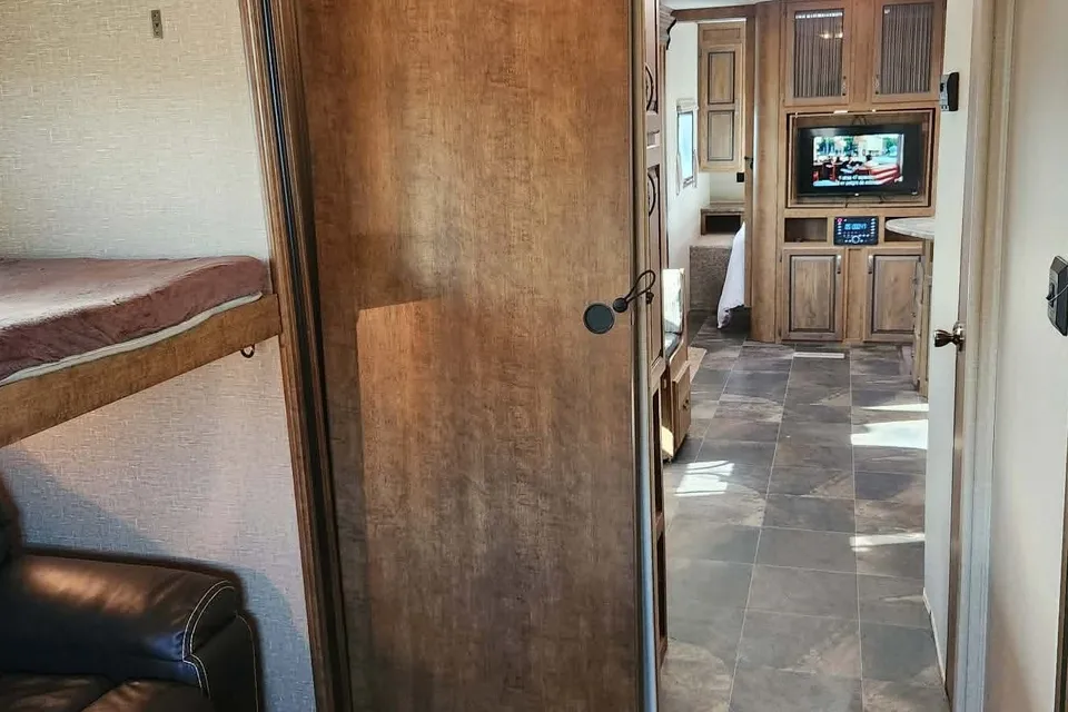 Crossroads Rezerve Travel Trailer