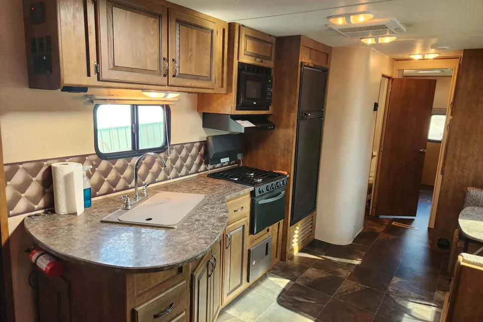 Crossroads Rezerve Travel Trailer