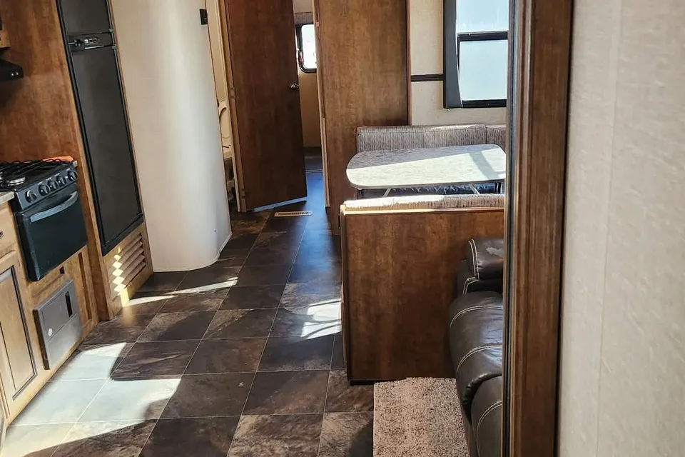 Crossroads Rezerve Travel Trailer