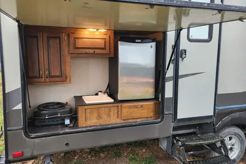Crossroads Rezerve Travel Trailer