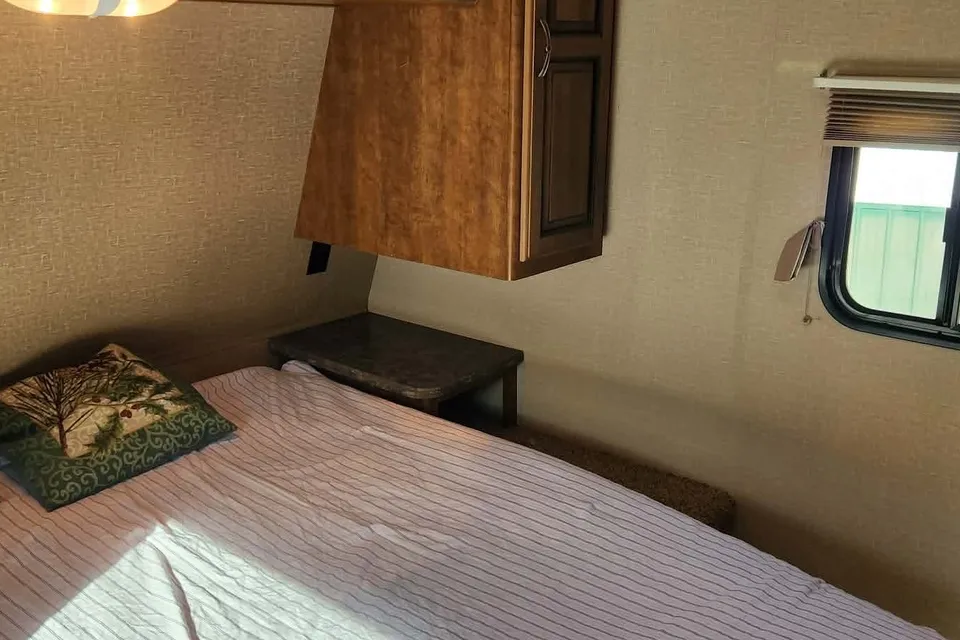 Crossroads Rezerve Travel Trailer