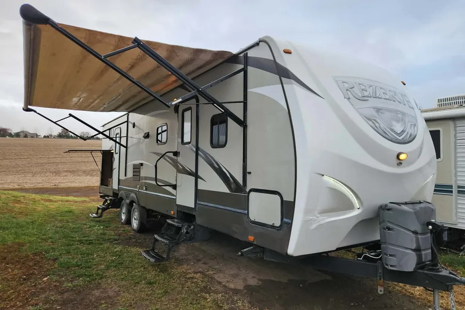 Crossroads Rezerve Travel Trailer