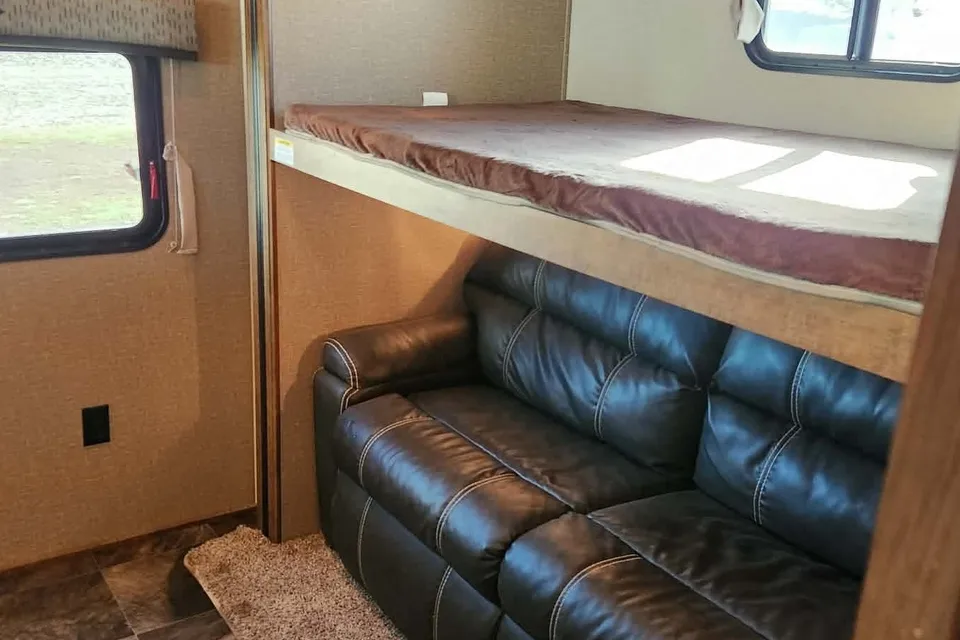 Crossroads Rezerve Travel Trailer