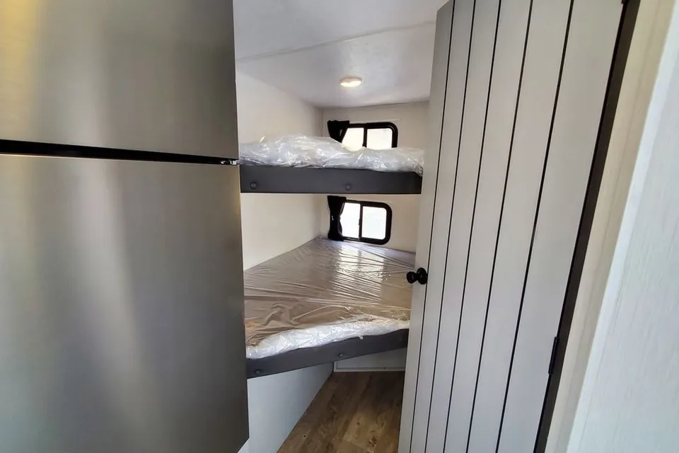 **Full size SUV & 1/2 ton towable** Rustic Royalty Vibe Family Trailer*ASK about August discounts *