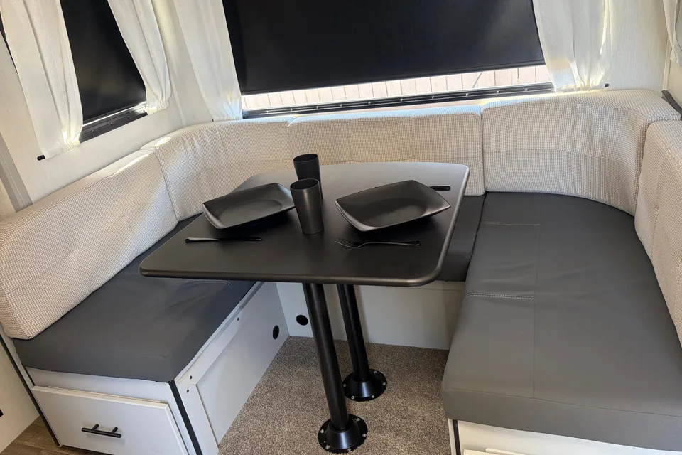 **Full size SUV & 1/2 ton towable** Rustic Royalty Vibe Family Trailer*ASK about August discounts *
