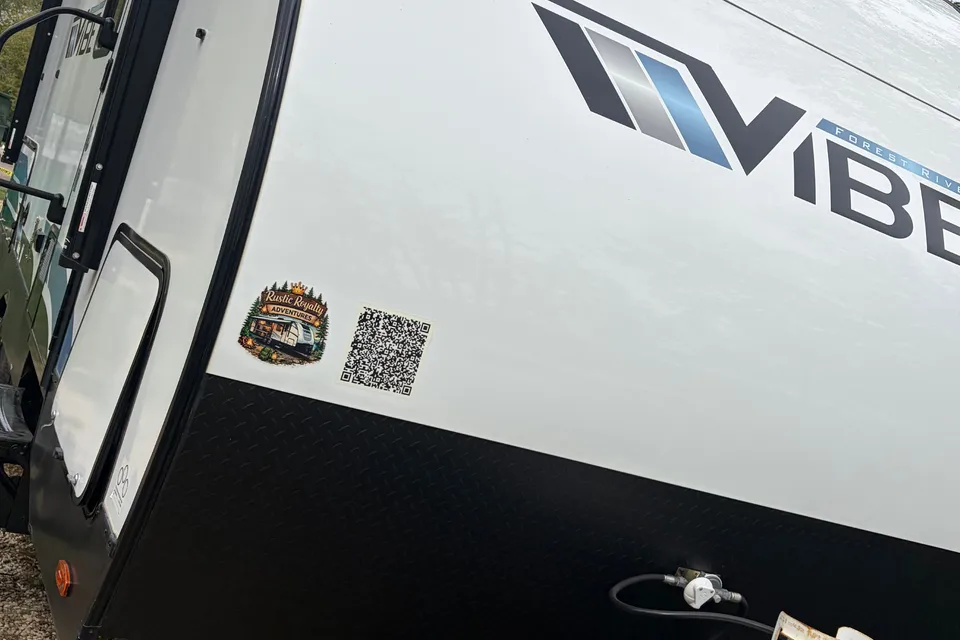 **Full size SUV & 1/2 ton towable** Rustic Royalty Vibe Family Trailer*ASK about August discounts *