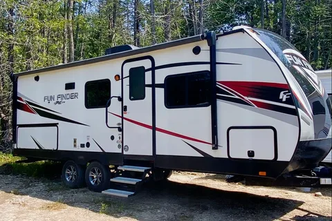 Couples Fun Finder Travel Trailer