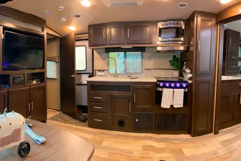 Couples Fun Finder Travel Trailer
