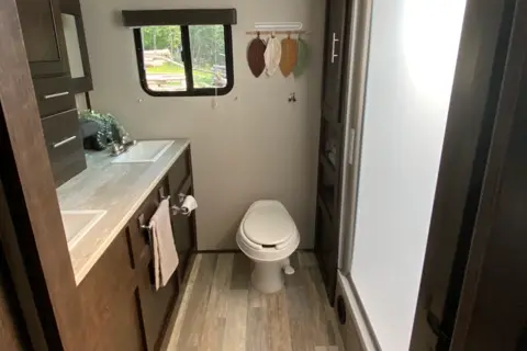 Couples Fun Finder Travel Trailer