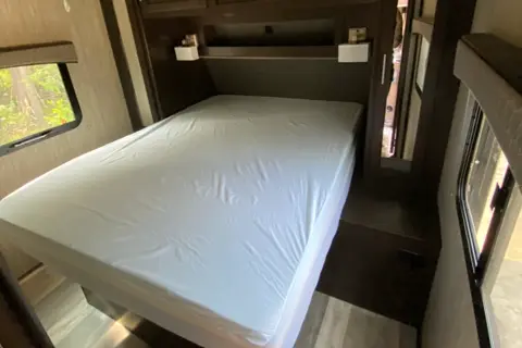 Couples Fun Finder Travel Trailer