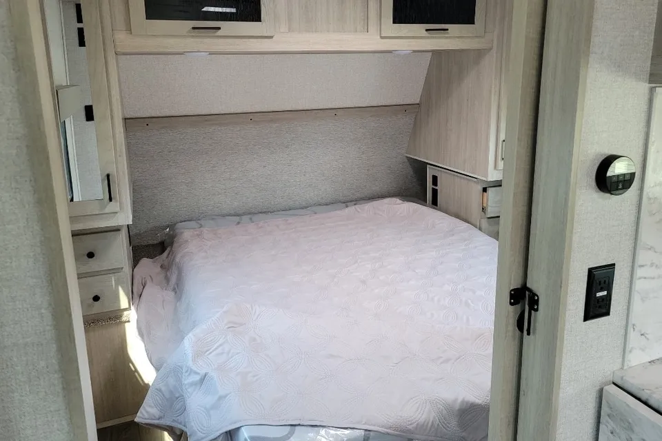glamping in the 30ft east to west Alta!