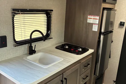Jayco StarCraft Autumn Ridge 177 BH Travel TrailerOn the