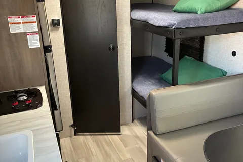 Jayco StarCraft Autumn Ridge 177 BH Travel TrailerOn the