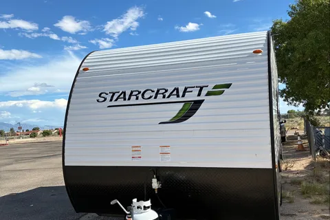 Jayco StarCraft Autumn Ridge 177 BH Travel TrailerOn the