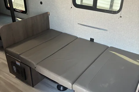 Jayco StarCraft Autumn Ridge 177 BH Travel TrailerOn the