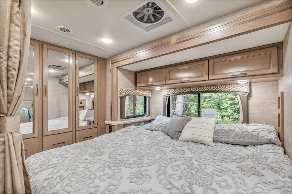 C7 - 2022 Thor Motor Coach Chateau 27