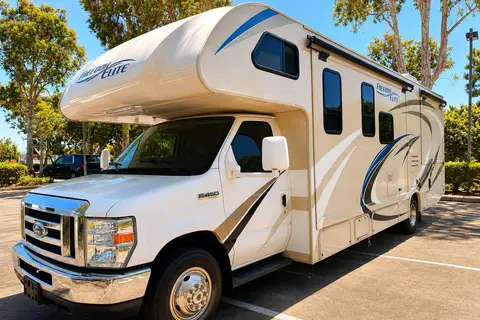2018 Thor Motor Coach Freedom Elite 29FE Class C with STANDARD DL