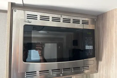 Patricia's Winnebago Micro Minnie flx Travel Trailer