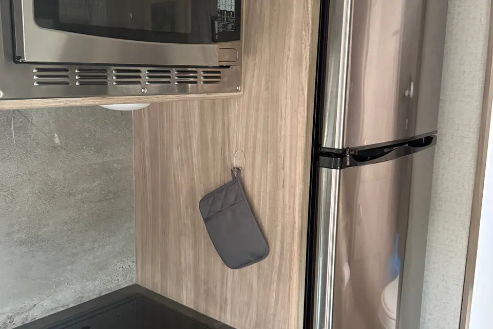 Patricia's Winnebago Micro Minnie flx Travel Trailer