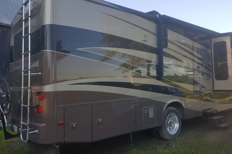 Beautiful Class A Motorhome for Couples!