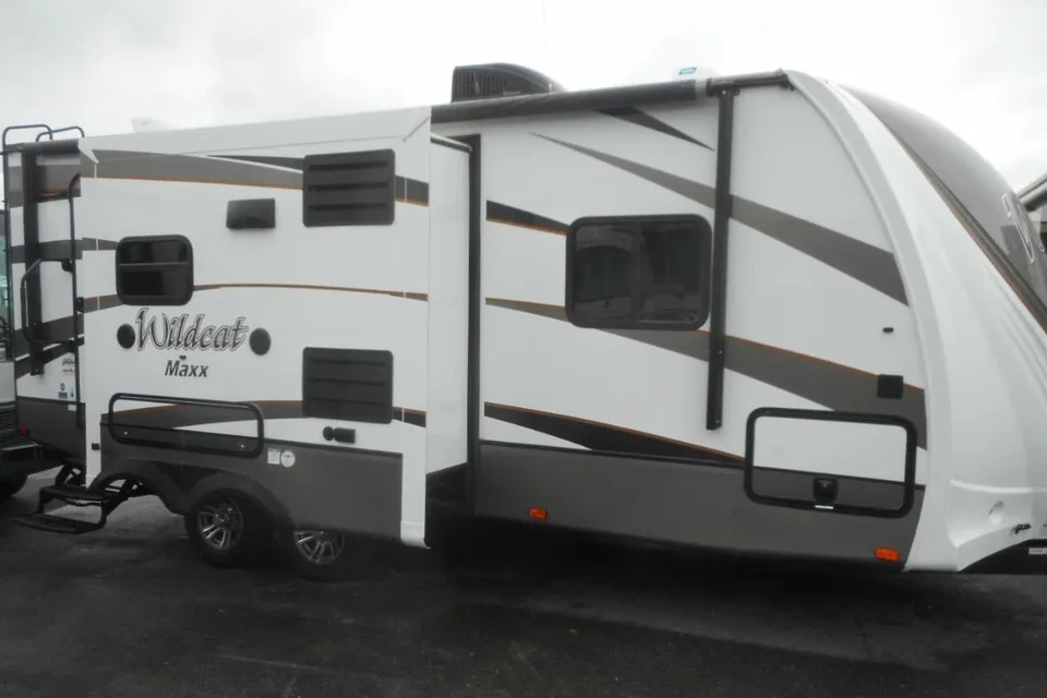 4 season travel trailer 
