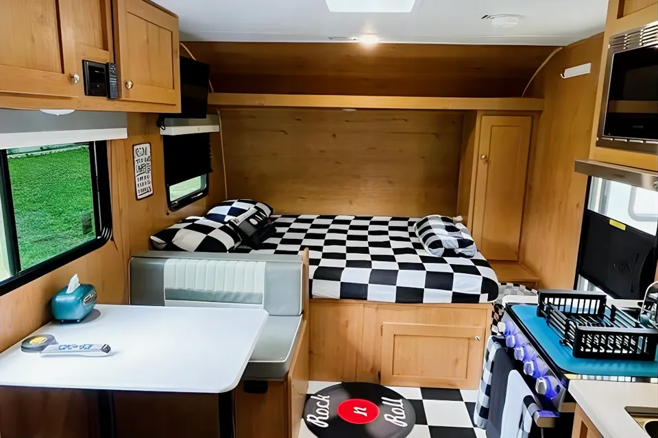 Travel Trailer Retro BH190