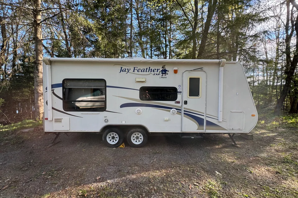 Ryan's Jayco EXP213 Hybrid
