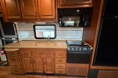 Luxury 2015 Jayco RV - Sleep 6 - Family Road Trip!
