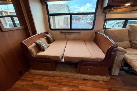 Luxury 2015 Jayco RV - Sleep 6 - Family Road Trip!