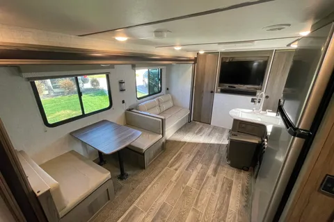 2021 Gulf Stream RV Ameri-Lite 268BH - Bunkhouse & 50 Gallon water tank