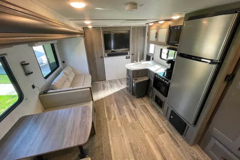 2021 Gulf Stream RV Ameri-Lite 268BH - Bunkhouse & 50 Gallon water tank