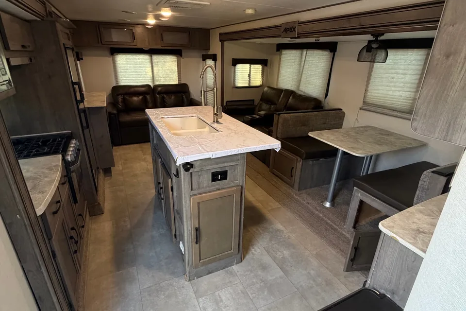 Coachmen Apex Ultra-Lite 293RLDS Travel Trailer