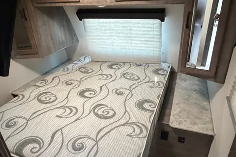 Coachmen Apex Ultra-Lite 293RLDS Travel Trailer