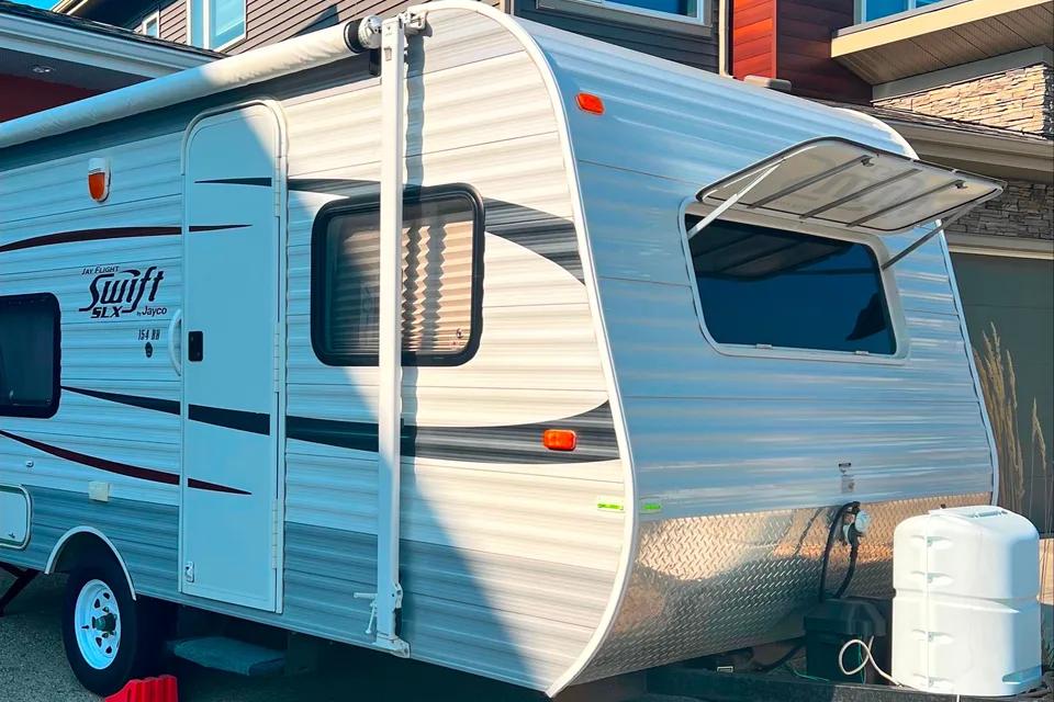 Adventure Awaits: Your Ultimate Mobile Escape Minivan, SUV towable)