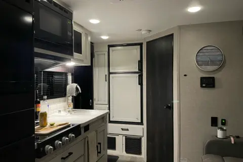 Gloria's Jayco 16fbs Travel Trailer