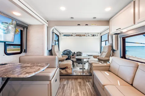 Thor ACE Luxury RV: Spacious Bunk Beds, Pet-Friendly & Fully Loaded