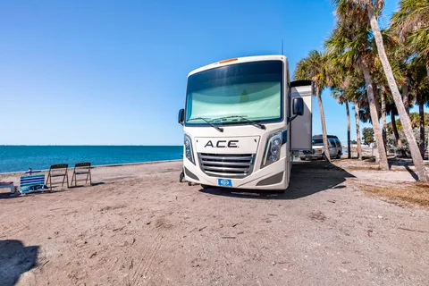 Thor ACE Luxury RV: Spacious Bunk Beds, Pet-Friendly & Fully Loaded