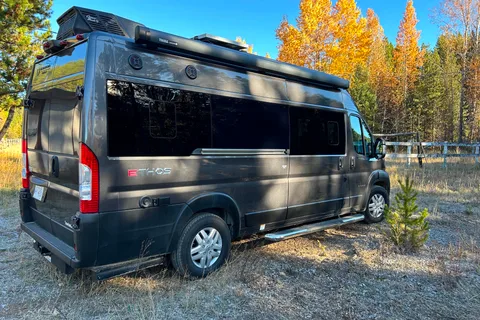 Syl’s Entegra ETHOS 20D Class B