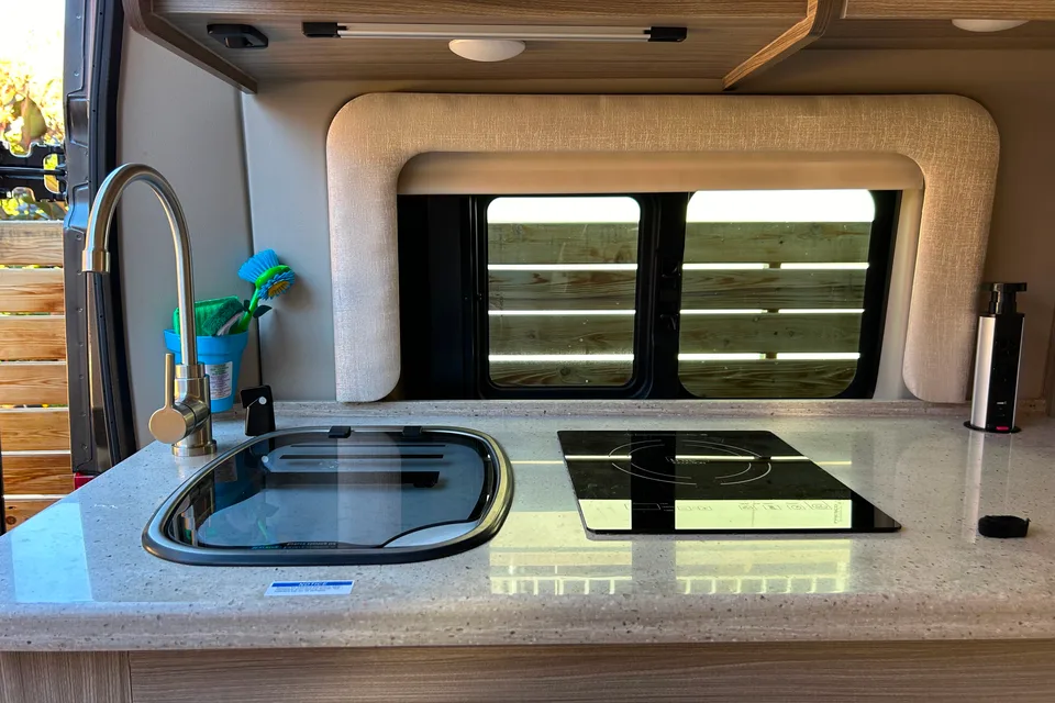 Syl’s Entegra ETHOS 20D Class B
