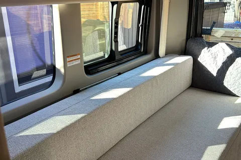 Syl’s Entegra ETHOS 20D Class B