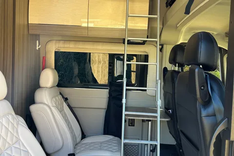 Syl’s Entegra ETHOS 20D Class B