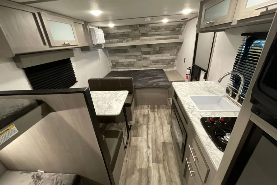 Tomie's Dutchmen Coleman 17B Travel Trailer
