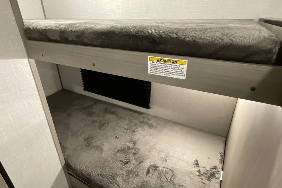 Tomie's Dutchmen Coleman 17B Travel Trailer